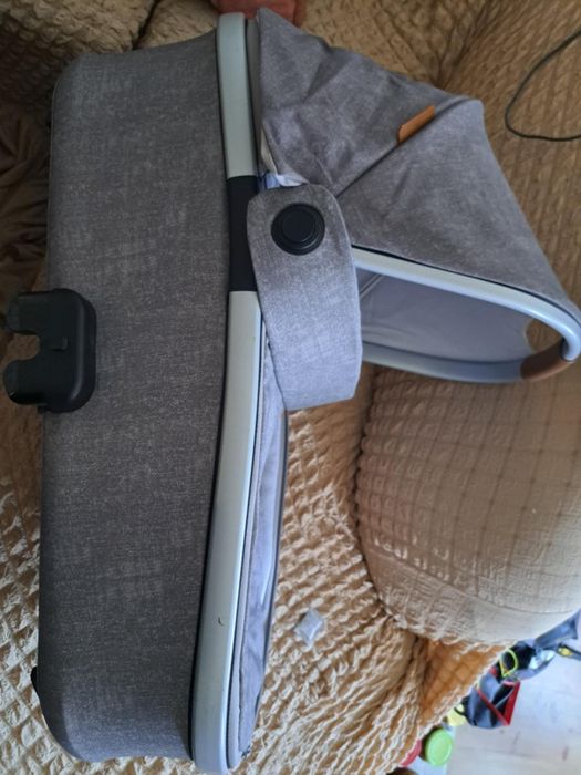 Кош за кола maxi cosi rock  и зимен кош maxi cosi oria