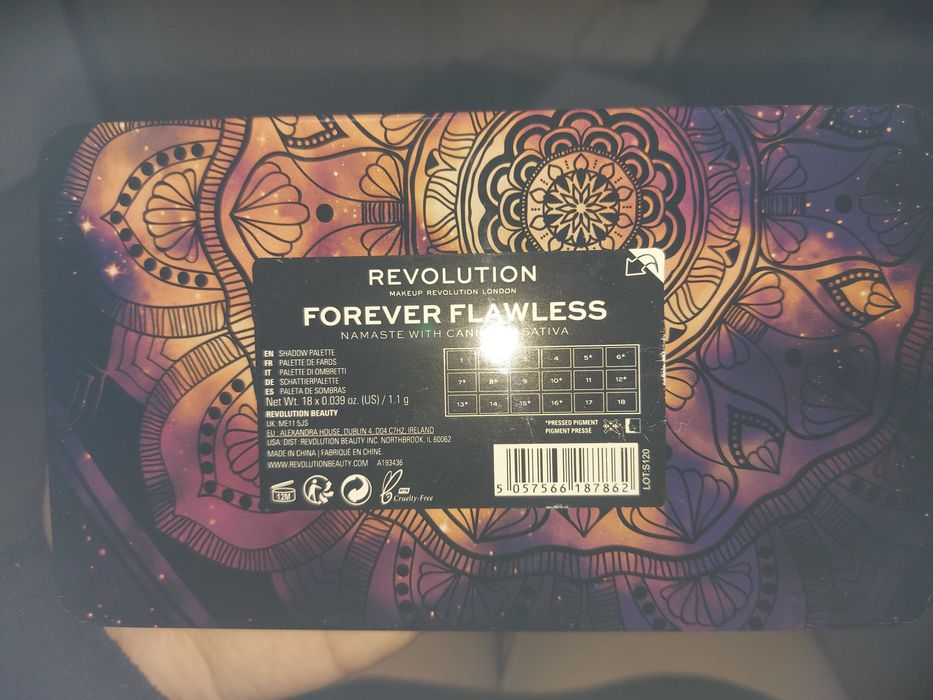 Revolution палитра