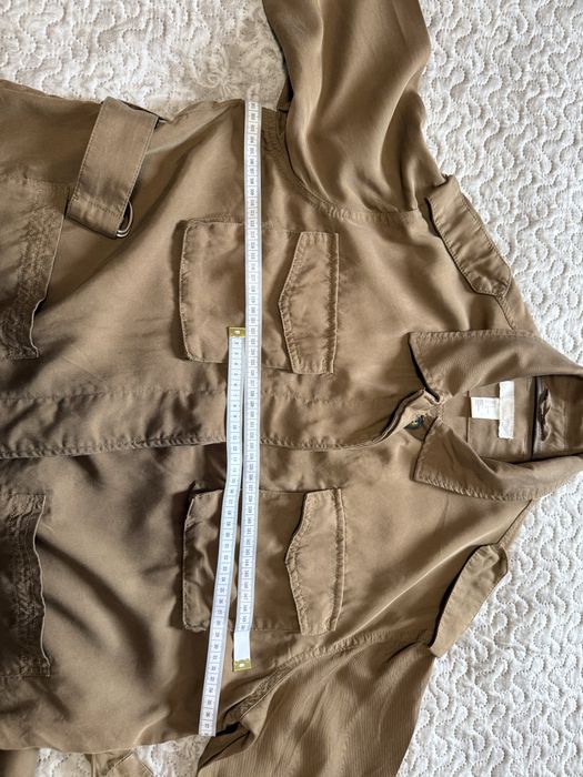 Titlu: Jacheta dama H&M bej stil safari marime S cu cordon