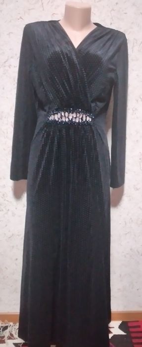 Rangi qora razmer xl matosi vellur sifadi zur yab yangii