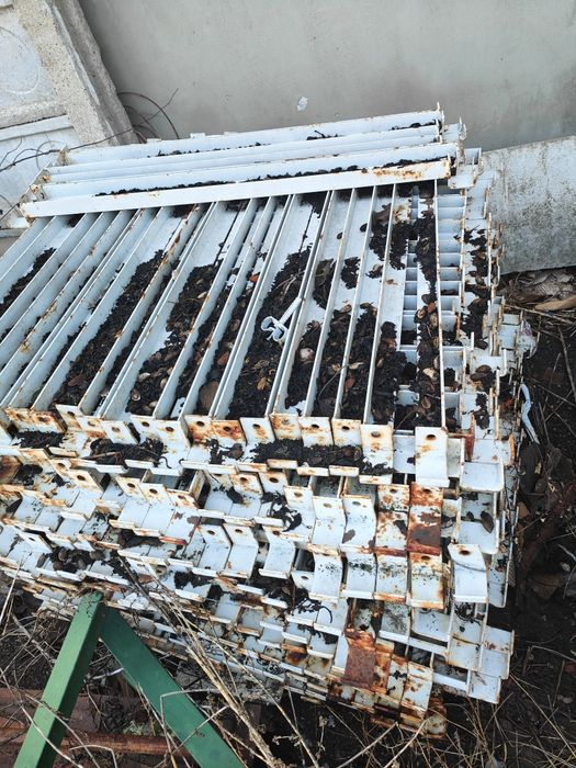 Vând traverse din fier stalpi