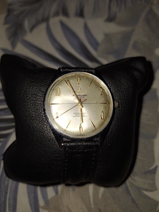 Продава се часовник Atlantic 21 jewels original работещ.