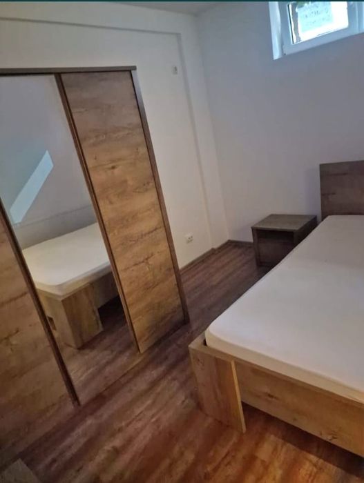 Închiriez garsoniera