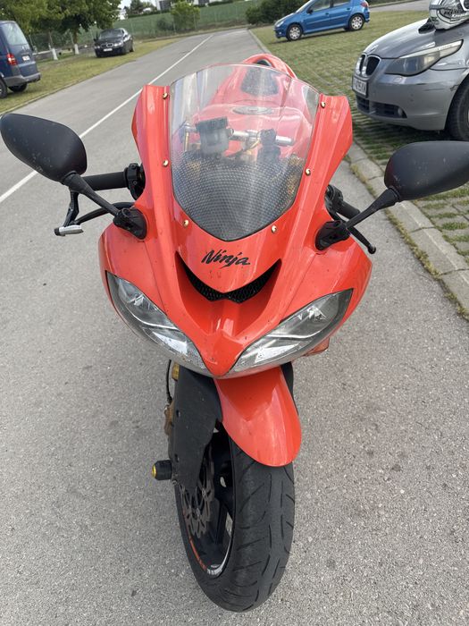Kawasaki ZX-10R Gen 1 (2005) - Оригинален оранжев (Pearl Blazing Orange), спортна генерация, Ohlins демпфер. Ревизиран мотор