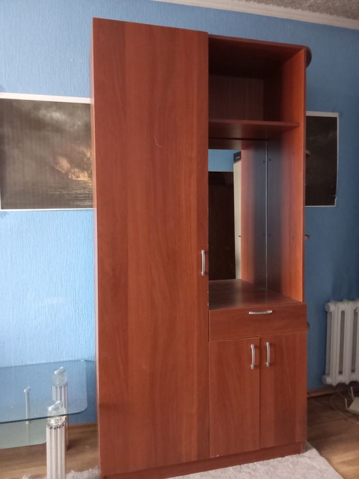 Шкаф в прихожую с зеркалом