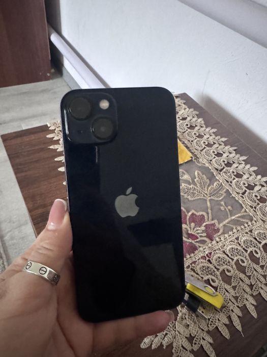 Продаетса Айфон 13