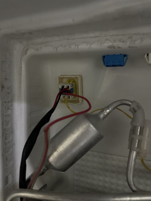 Ремонт холодильника морозильника