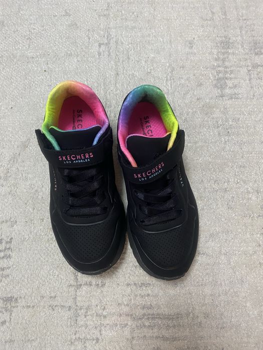 Vand  Addidasi fete model Skechers