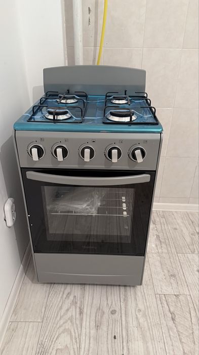 Продам газ плиту с духовкой