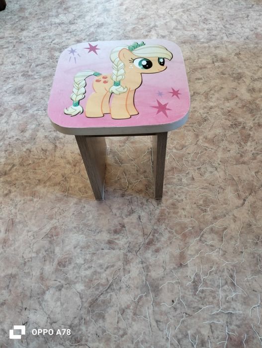 Продам детский стул