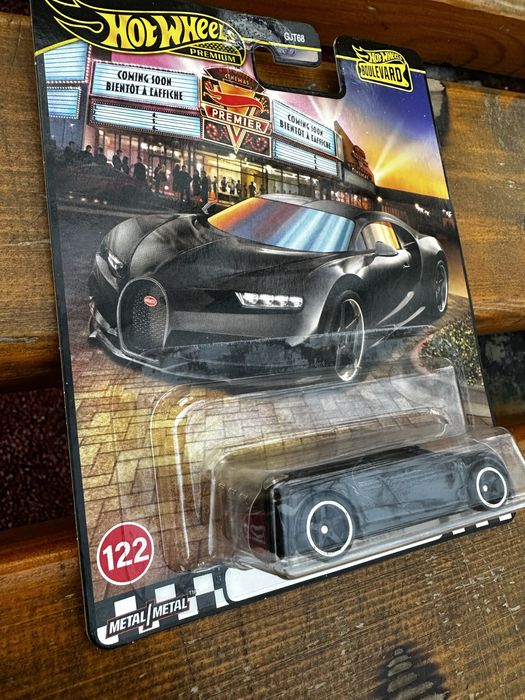 Продаю Hot Wheels Premium