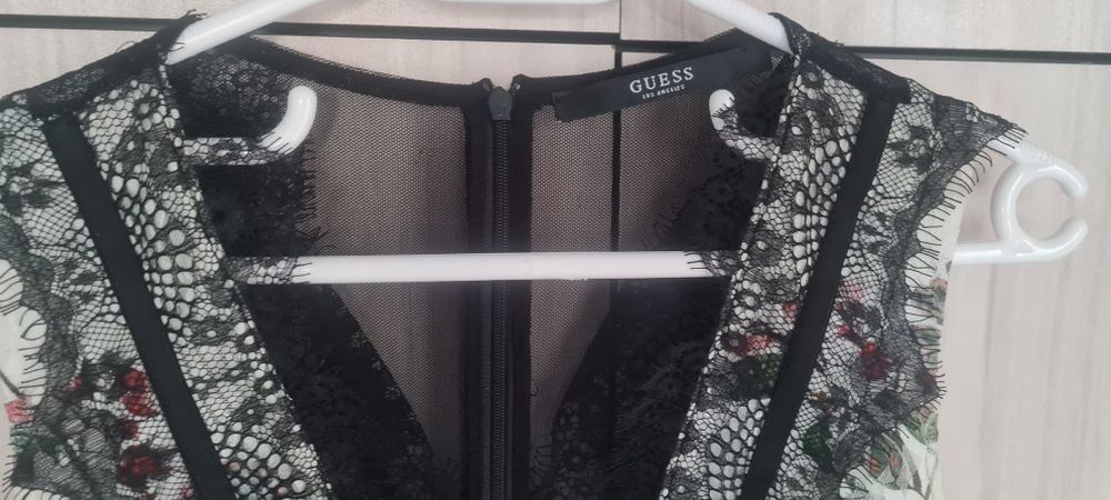 GUESS Los Angeles ,нежна дамска рокля ,размер S