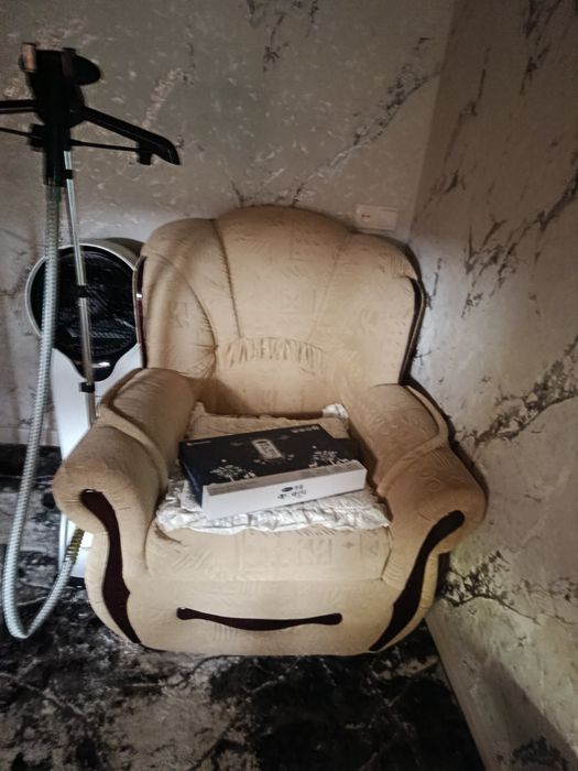 kreslo kravat dvivan