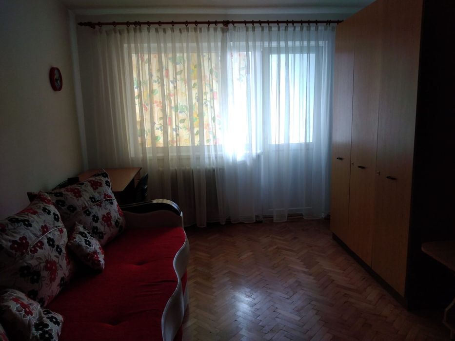 Inchiriez apartament