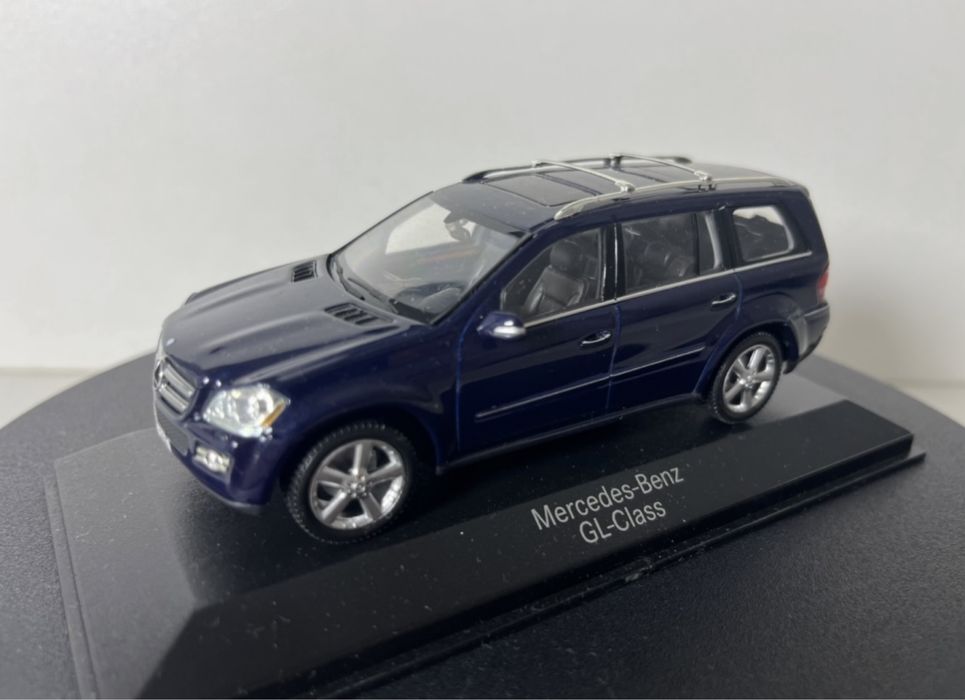 Продам модели Миничампс 1:43