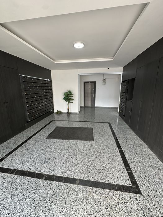 Inchiriez garsoniera (studio)