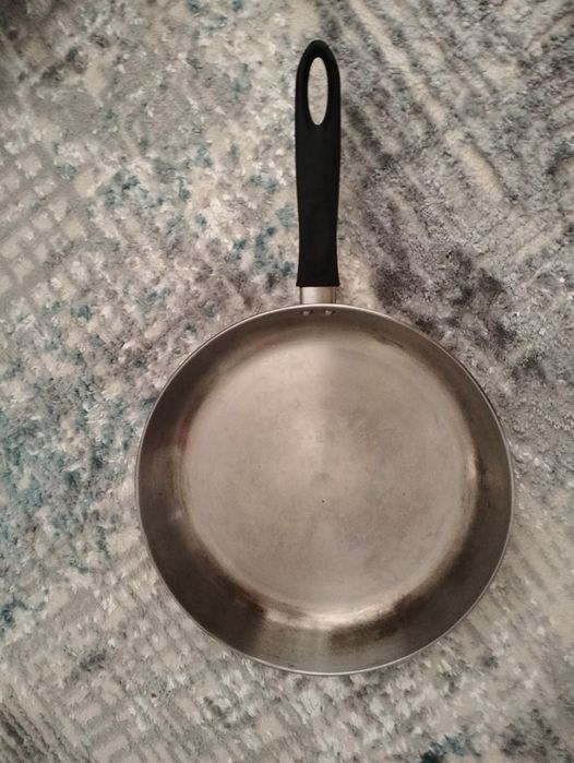 Продам сковороду нержавейка.