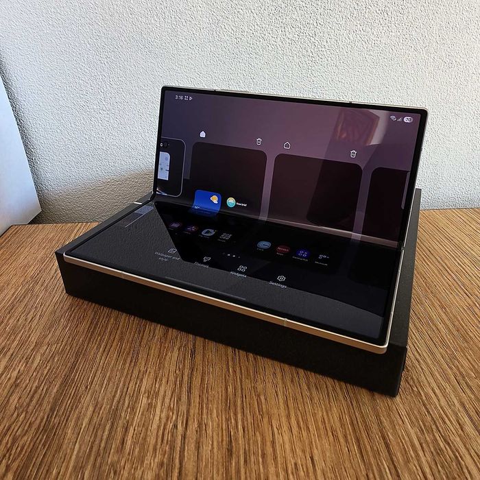 Samsung Galaxy Z Fold7 512GB Silver Shadow – гаранция + подарък калъф