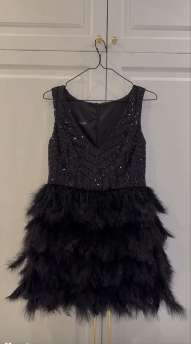 Rochie ocazie cu paiete si pene