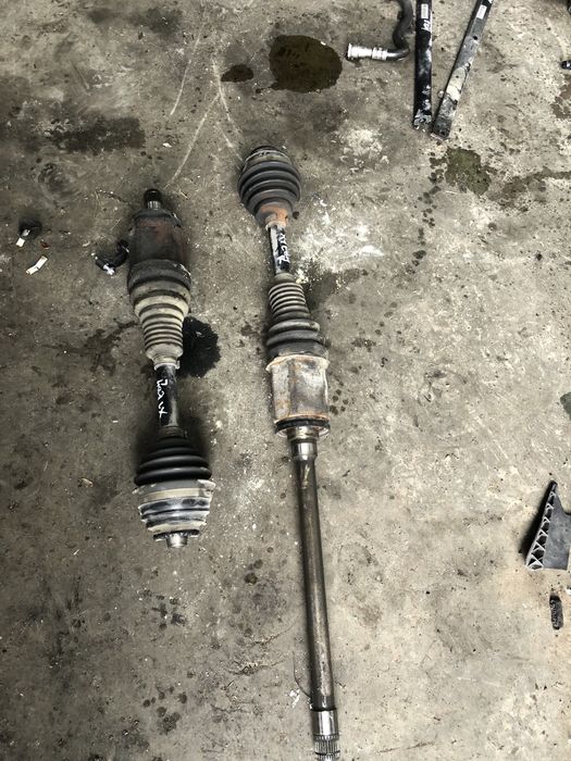 Предни полуоски бмв х1 е84 2.3хд 204 ( predni poluoski bmw x1 e84 2.3x