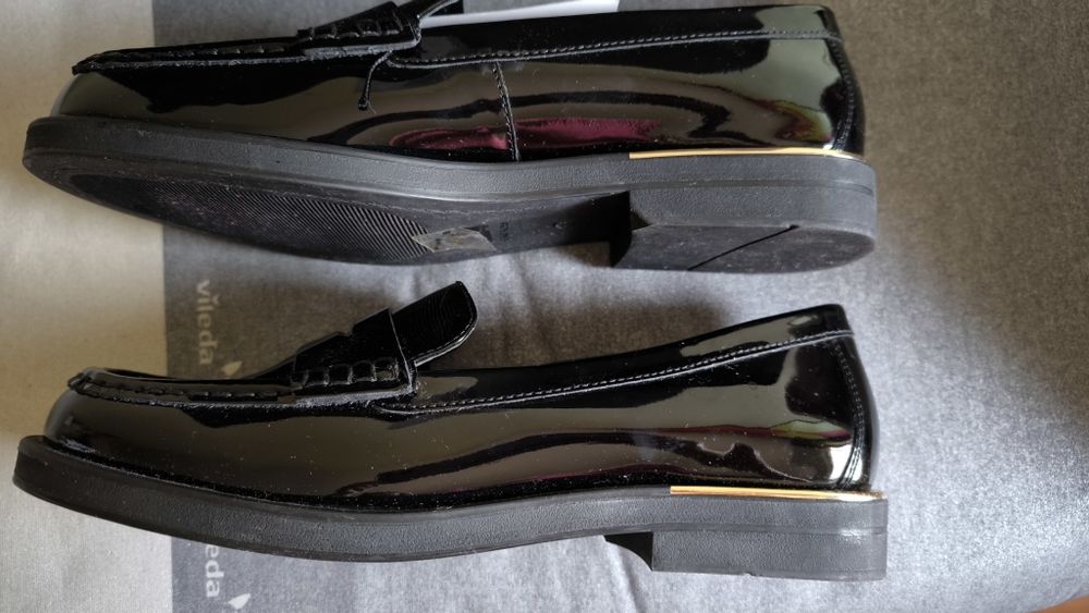 Кожени обувки -лак