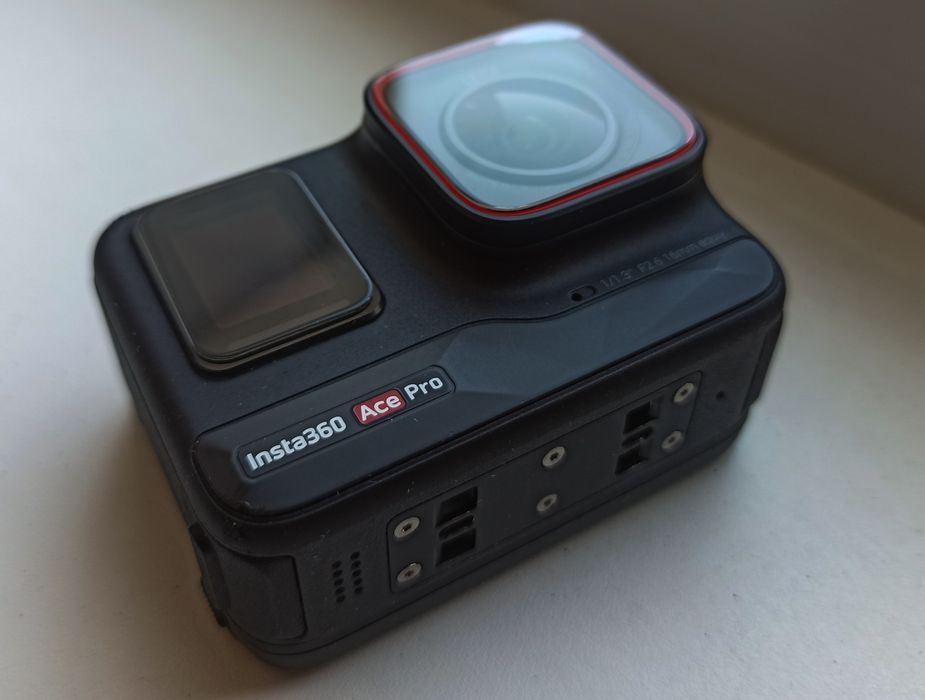 Экшн-камера Insta360 Ace Pro