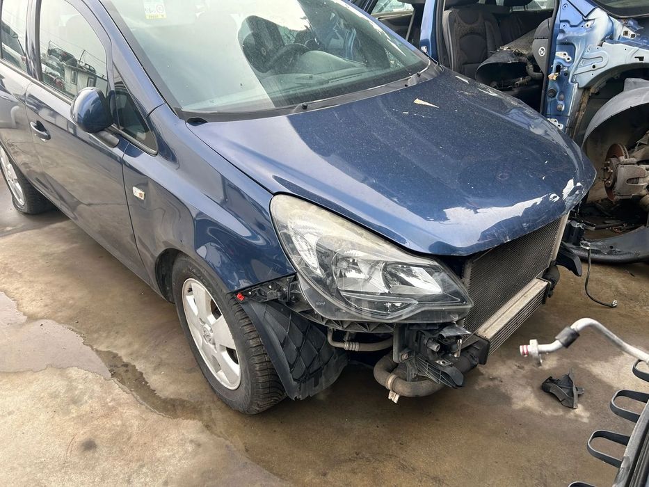 Far dreapta opel corsa d euro 5