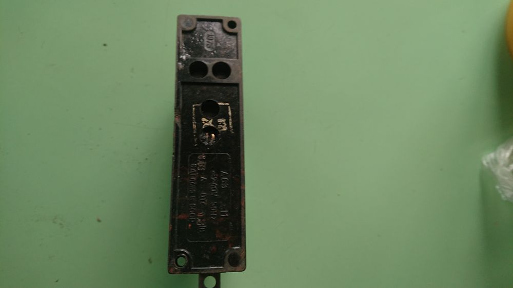 Продам автомат 240V, 0,83A.