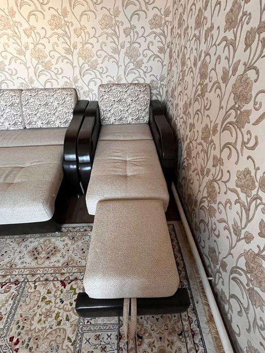 Продам диван в хорошем состояние