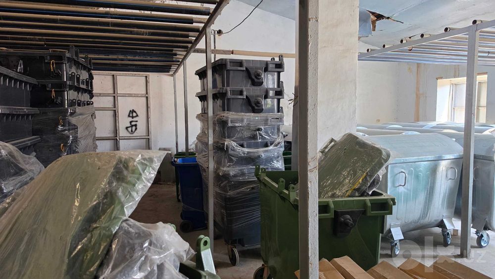 Пластиковый мусорный бак 1100 л | В наличии | Доставка