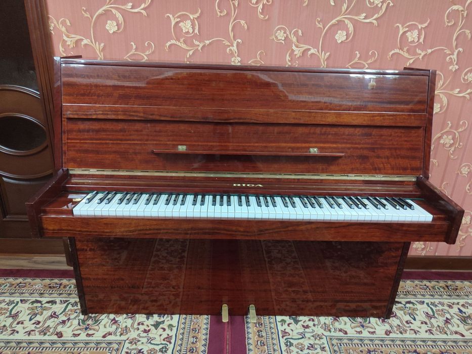 Пианино Riga pianino