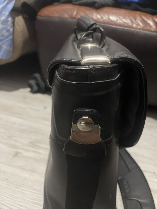 Продам портфель tumi