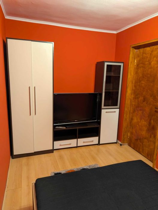 Inchiriez apartament 3 camere Rogerius