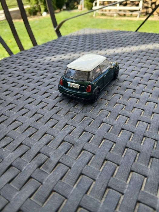 Vand masinuta mini cooper pret negociabil