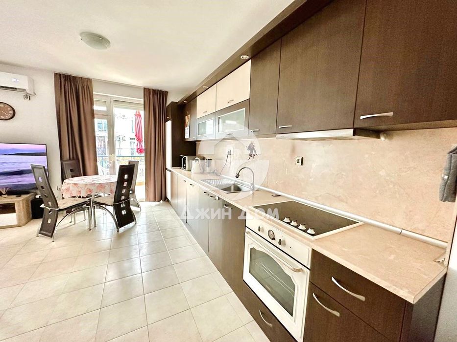 Просторен четиристаен мезонет в к-с Съни Дей 3, к.к. Слънчев бряг