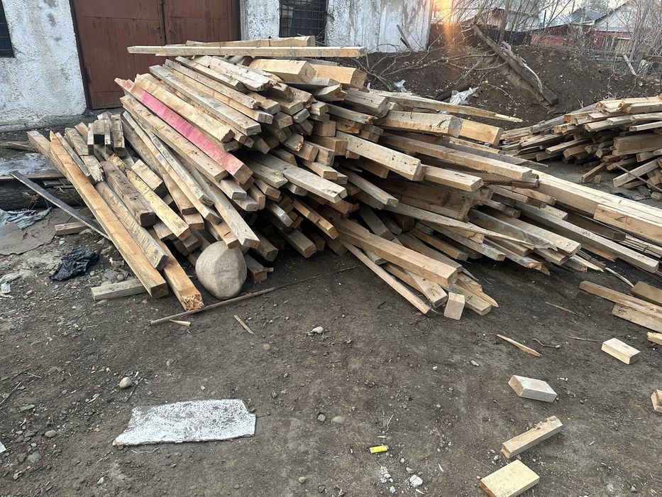 Продам б/у доски и арматуру