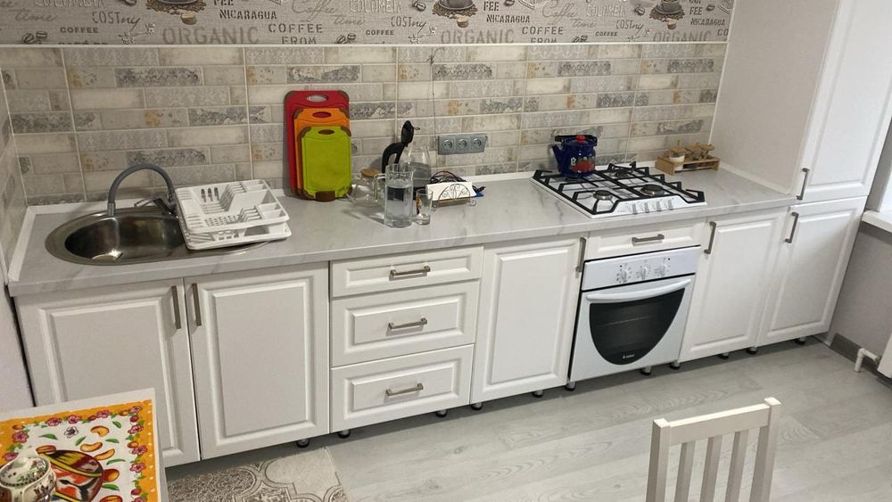 Продам 1 к кв на Батыс 2