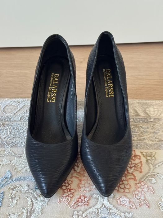 Продам женские туфли