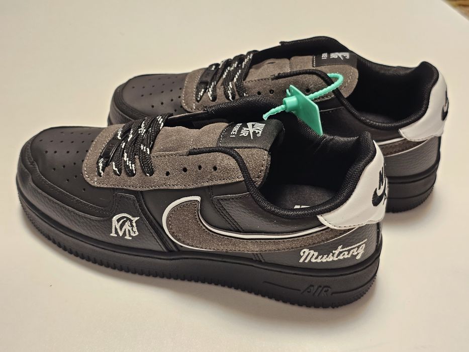 Adidași nike mustang