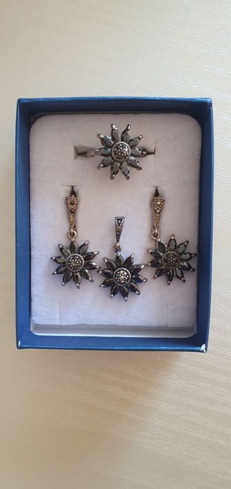 Набор из серебро