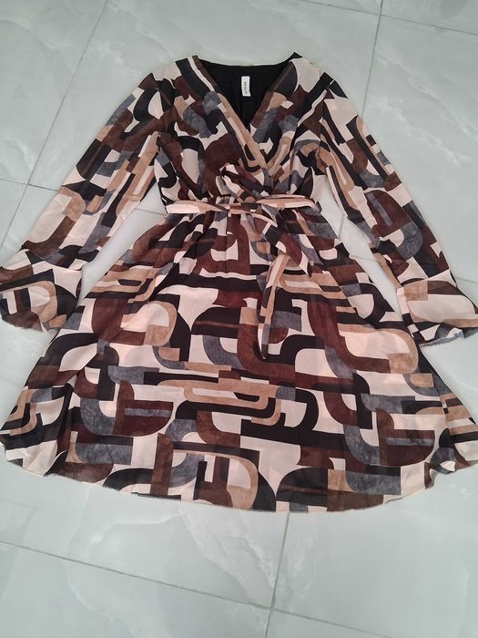 Красива Кафява рокля