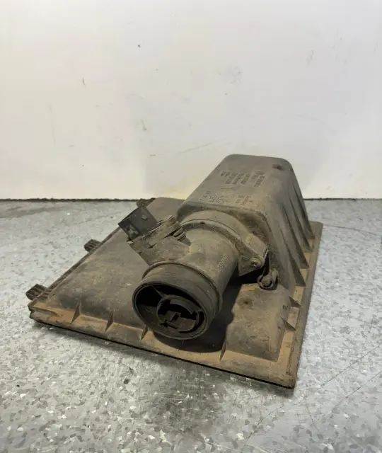 Capac carcasa filtru aer Volkswagen VW LT35 2003 2.5 TDi MT (109 hp)