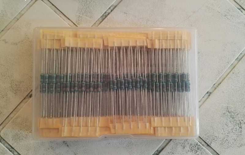 Комплект резистори 300, 500 или 600 броя