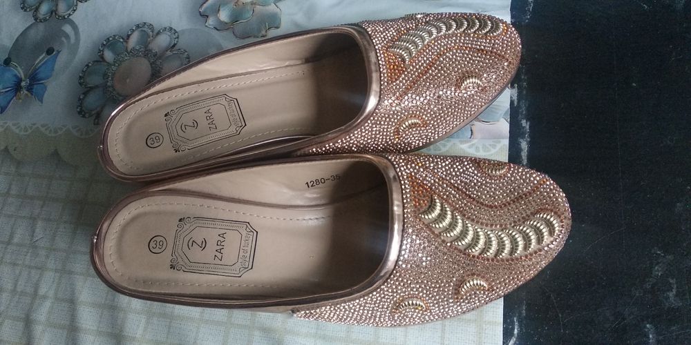 Туфли сотилади. Продается туфли.