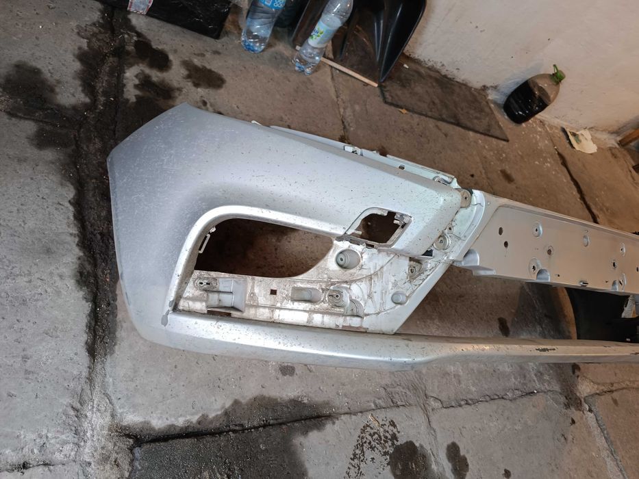 Передний бампер на Весту