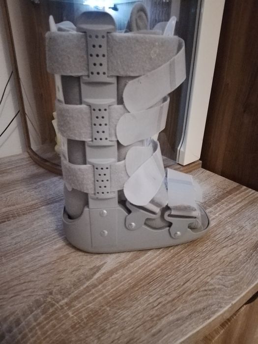 Vând Orteza copil picior drept