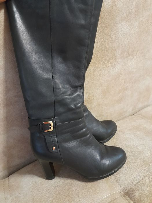 Продам кожанные сапоги