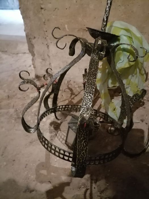 Полилей ковано желязо