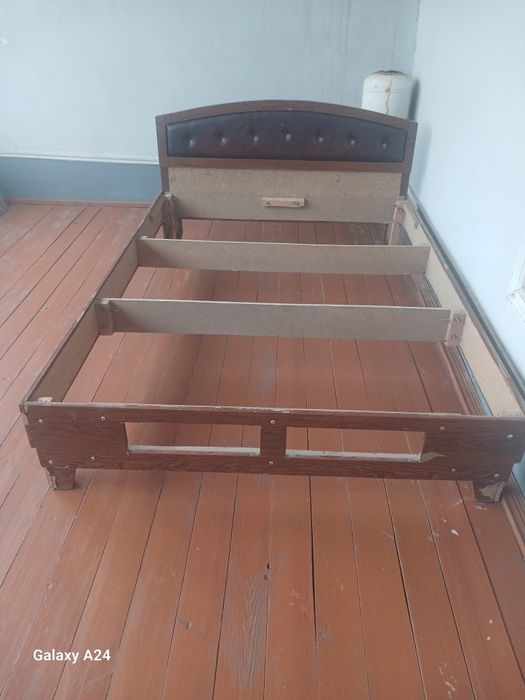 Диван сотиладиии