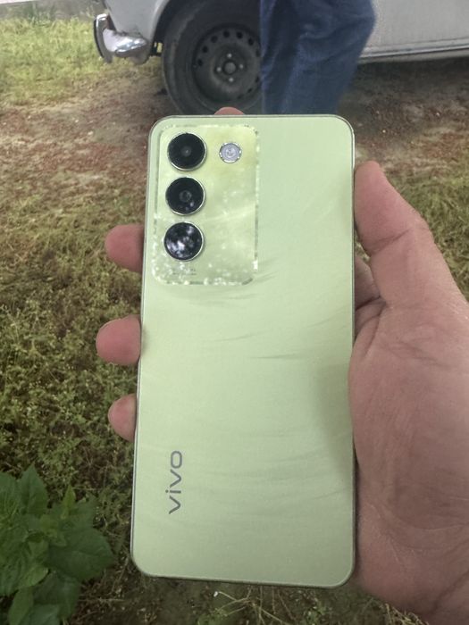 Vivo y 100 /2568+8